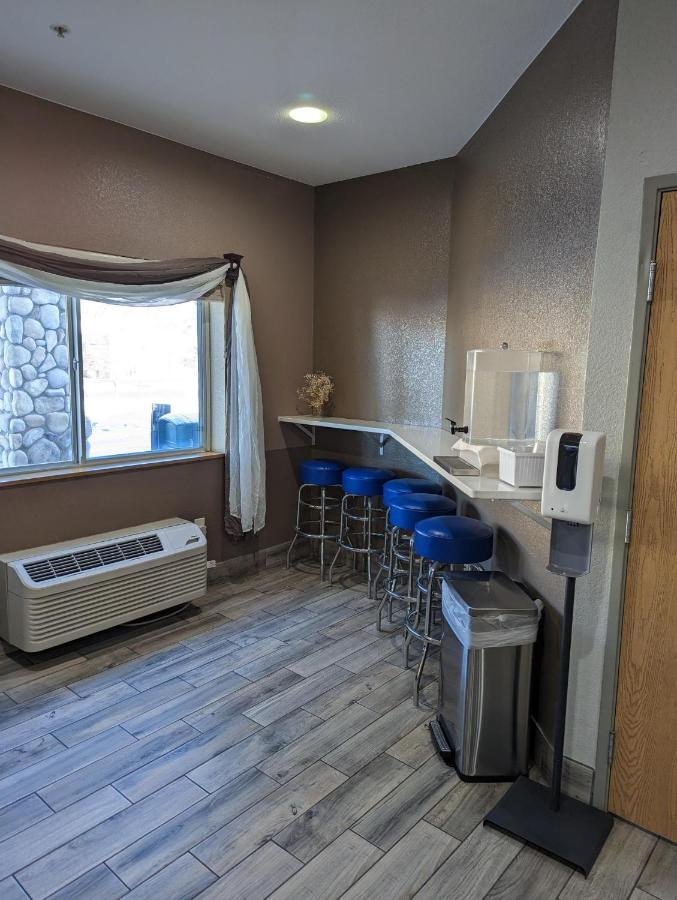 Days Inn & Suites By Wyndham Castle Rock Esterno foto