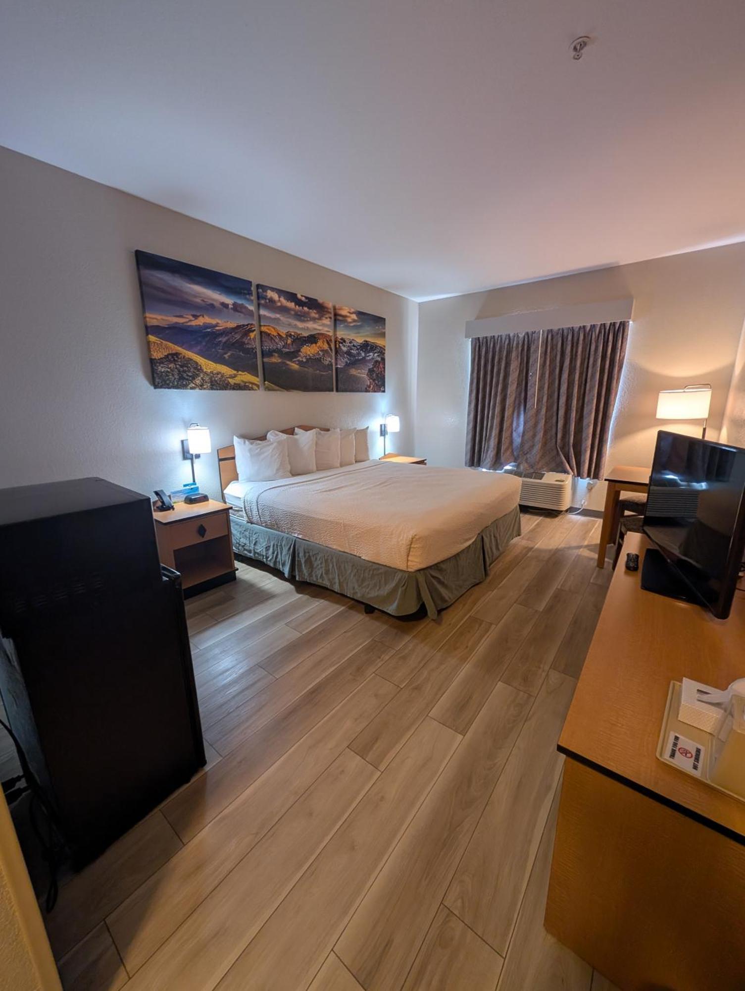 Days Inn & Suites By Wyndham Castle Rock Esterno foto