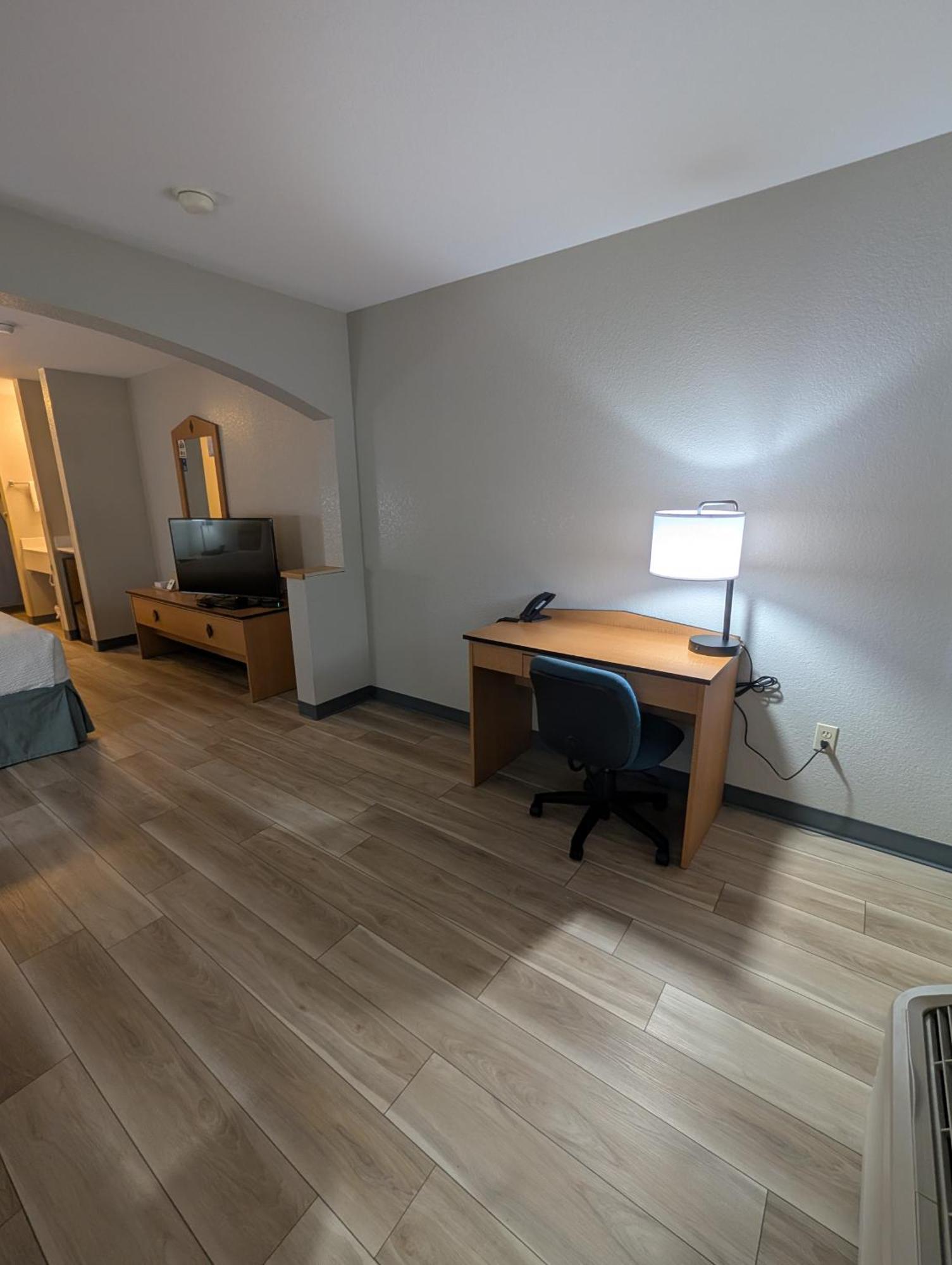 Days Inn & Suites By Wyndham Castle Rock Esterno foto