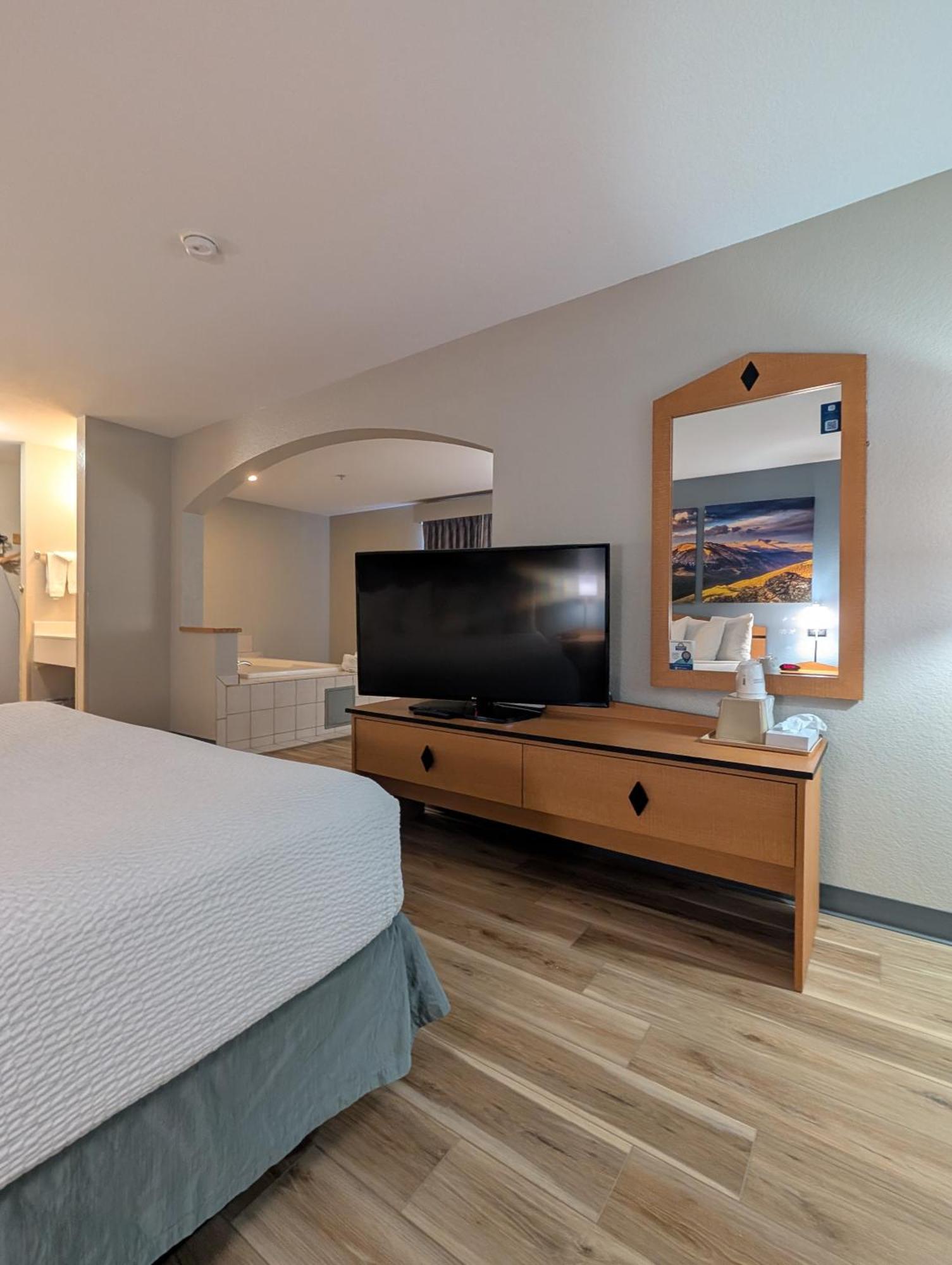 Days Inn & Suites By Wyndham Castle Rock Esterno foto