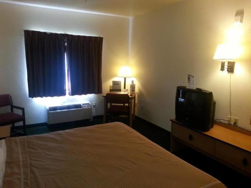 Days Inn & Suites By Wyndham Castle Rock Esterno foto