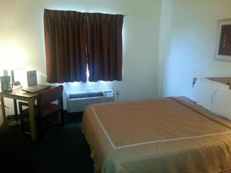 Days Inn & Suites By Wyndham Castle Rock Esterno foto